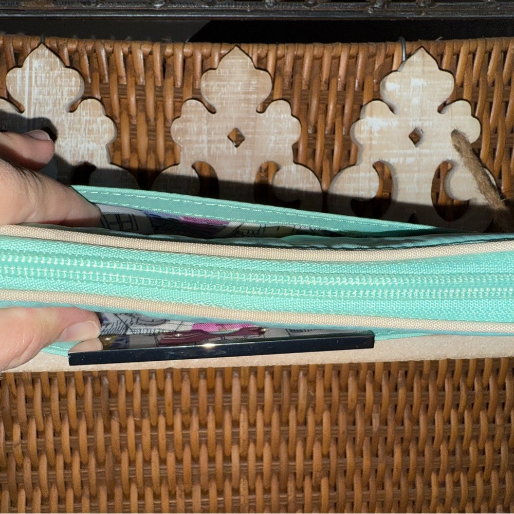 Kipling Mint/Seafoam Green Wallet - Picture 4 of 8